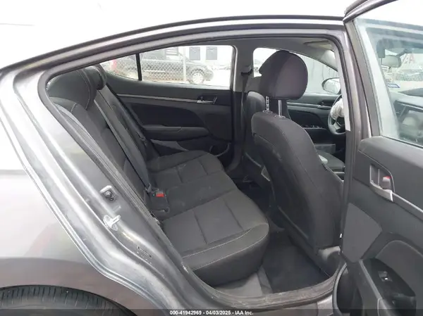 5NPD84LF6JH239753 2018 HYUNDAI ELANTRA - Image 8