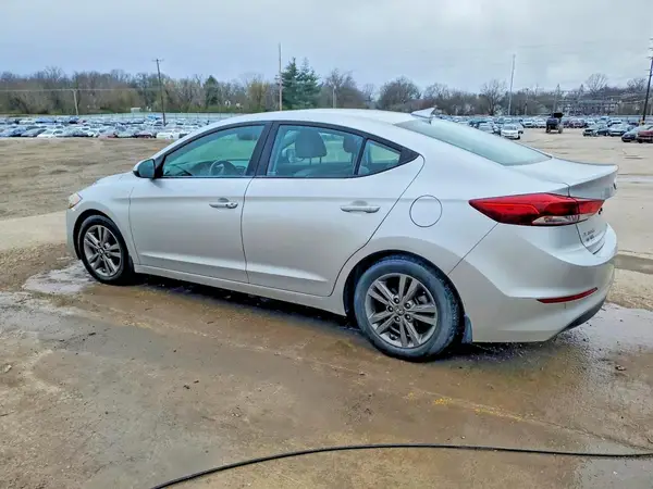 5NPD84LF6JH241048 2018 HYUNDAI ELANTRA - Image 2