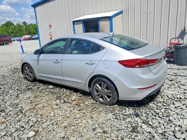 5NPD84LF6JH242412 2018 HYUNDAI ELANTRA - Image 2