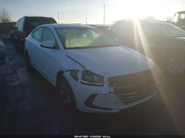 5NPD84LF6JH245455 2018 HYUNDAI ELANTRA - Image 1