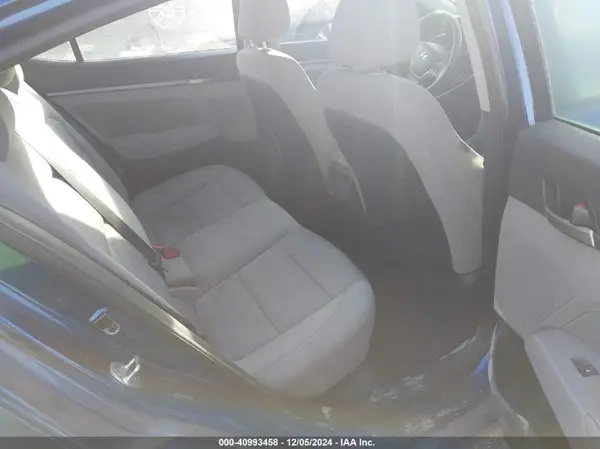 5NPD84LF6JH245570 2018 HYUNDAI ELANTRA - Image 8