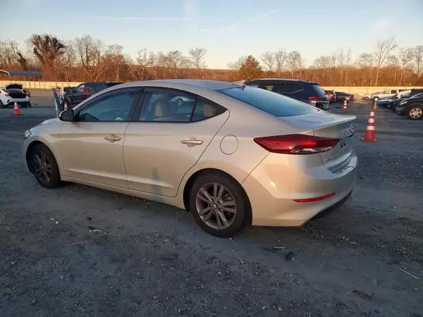 5NPD84LF6JH249702 2018 HYUNDAI ELANTRA - Image 2