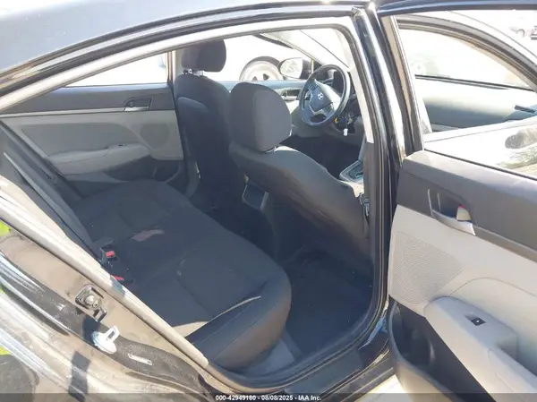 5NPD84LF6JH251367 2018 HYUNDAI ELANTRA - Image 8