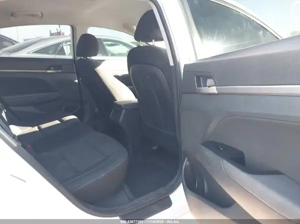 5NPD84LF6JH253829 2018 HYUNDAI ELANTRA - Image 8