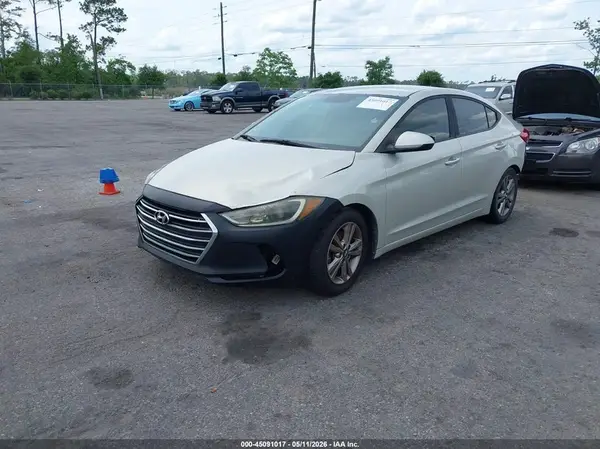 5NPD84LF6JH256925 2018 HYUNDAI ELANTRA - Image 2