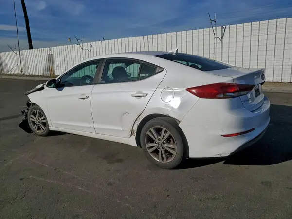 5NPD84LF6JH258674 2018 HYUNDAI ELANTRA - Image 2