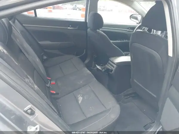 5NPD84LF6JH260215 2018 HYUNDAI ELANTRA - Image 8