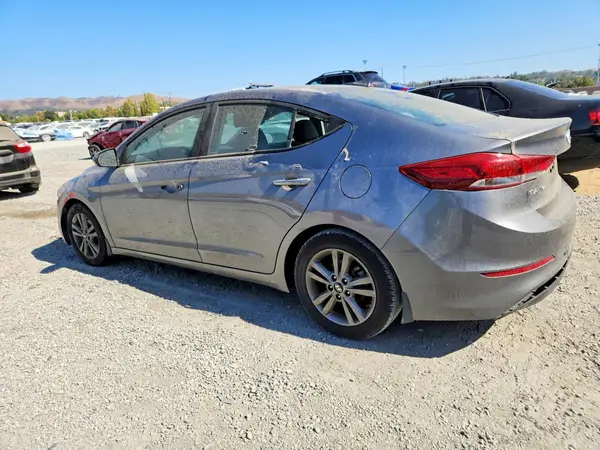 5NPD84LF6JH260232 2018 HYUNDAI ELANTRA - Image 2