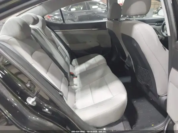 5NPD84LF6JH260876 2018 HYUNDAI ELANTRA - Image 8