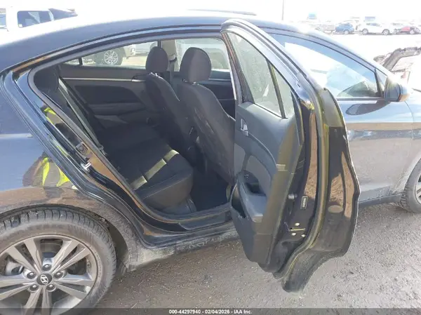 5NPD84LF6JH265429 2018 HYUNDAI ELANTRA - Image 8