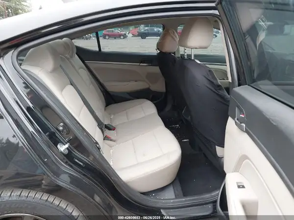 5NPD84LF6JH265981 2018 HYUNDAI ELANTRA - Image 8