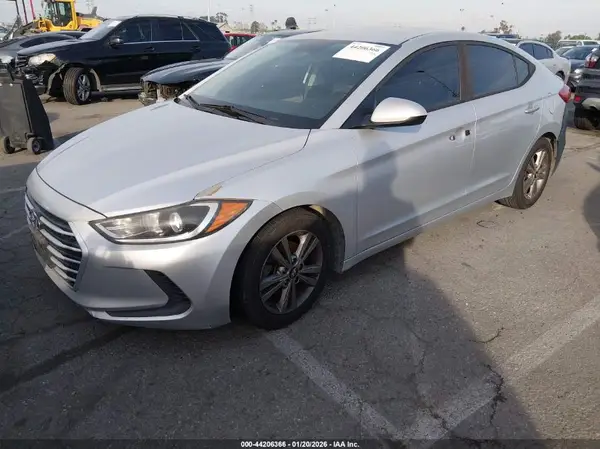 5NPD84LF6JH267830 2018 HYUNDAI ELANTRA - Image 2
