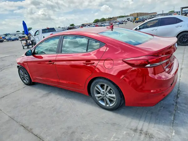 5NPD84LF6JH268072 2018 HYUNDAI ELANTRA - Image 2