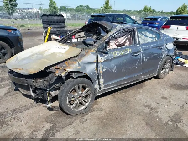 5NPD84LF6JH268346 2018 HYUNDAI ELANTRA - Image 2