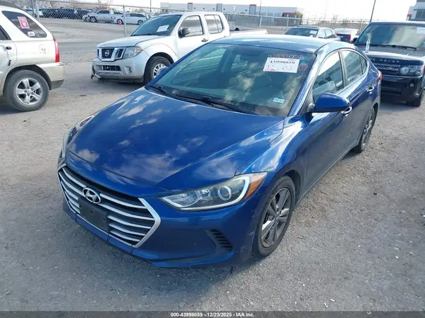 5NPD84LF6JH269528 2018 HYUNDAI ELANTRA - Image 2