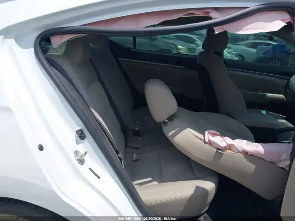 5NPD84LF6JH269710 2018 HYUNDAI ELANTRA - Image 8
