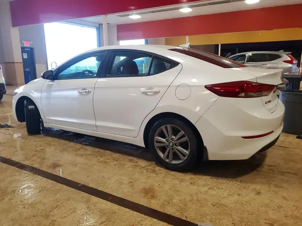 5NPD84LF6JH270226 2018 HYUNDAI ELANTRA - Image 2