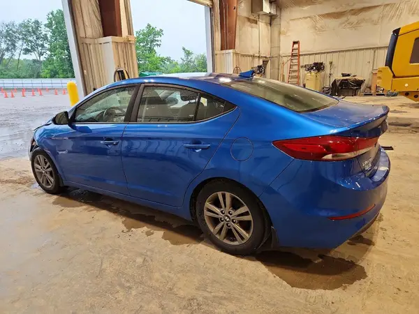 5NPD84LF6JH272235 2018 HYUNDAI ELANTRA - Image 2