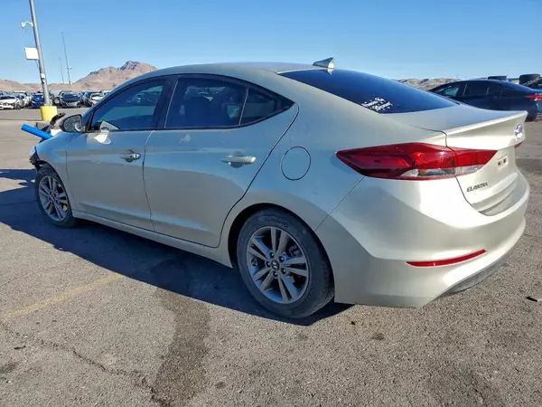 5NPD84LF6JH273921 2018 HYUNDAI ELANTRA - Image 2