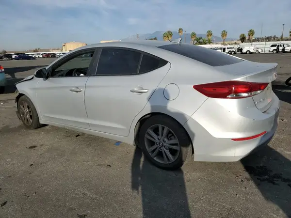 5NPD84LF6JH281100 2018 HYUNDAI ELANTRA - Image 2