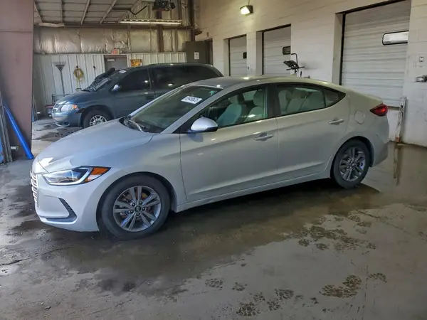 5NPD84LF6JH283946 2018 HYUNDAI ELANTRA - Image 1