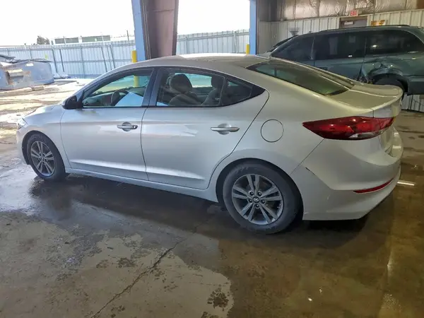 5NPD84LF6JH283946 2018 HYUNDAI ELANTRA - Image 2