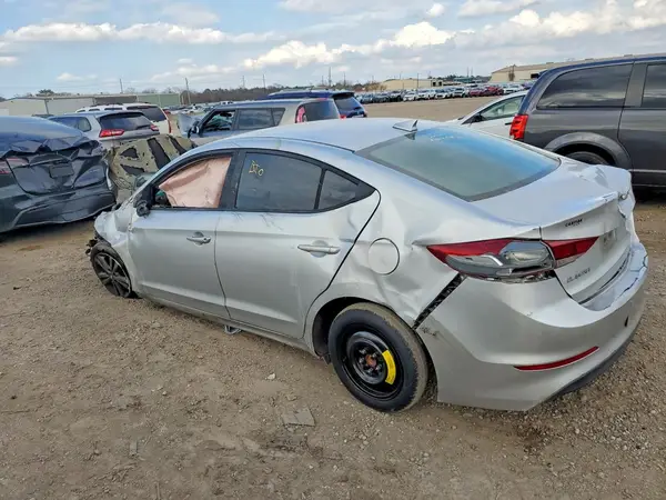 5NPD84LF6JH287074 2018 HYUNDAI ELANTRA - Image 2
