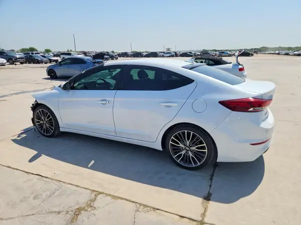 5NPD84LF6JH289973 2018 HYUNDAI ELANTRA - Image 2