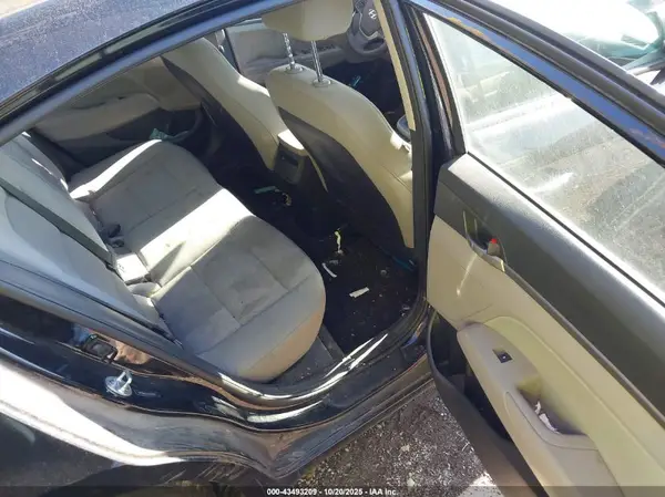 5NPD84LF6JH290962 2018 HYUNDAI ELANTRA - Image 8