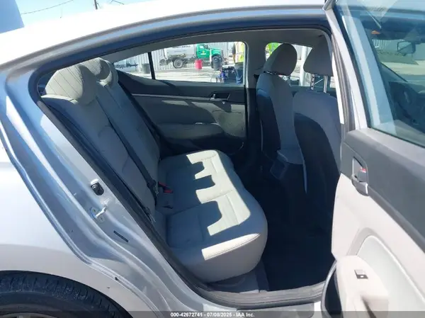 5NPD84LF6JH299015 2018 HYUNDAI ELANTRA - Image 8