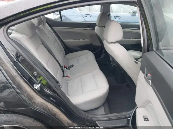 5NPD84LF6JH300406 2018 HYUNDAI ELANTRA - Image 8