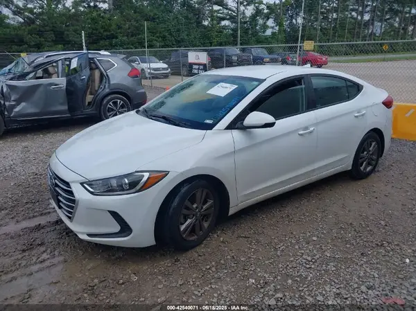 5NPD84LF6JH302155 2018 HYUNDAI ELANTRA - Image 2