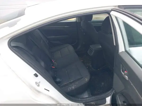 5NPD84LF6JH302155 2018 HYUNDAI ELANTRA - Image 8