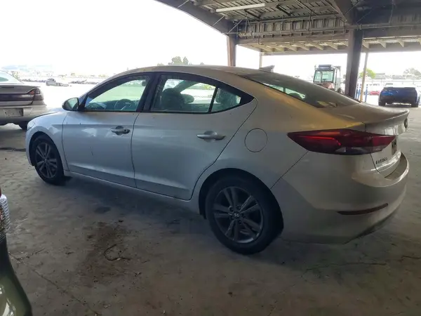 5NPD84LF6JH304181 2018 HYUNDAI ELANTRA - Image 2