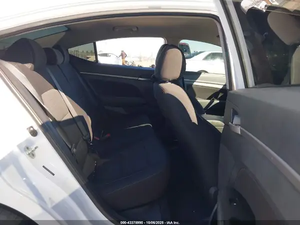 5NPD84LF6JH304360 2018 HYUNDAI ELANTRA - Image 8