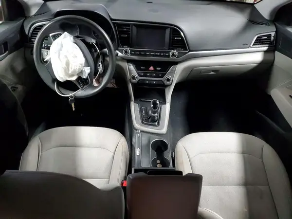 5NPD84LF6JH304990 2018 HYUNDAI ELANTRA - Image 8