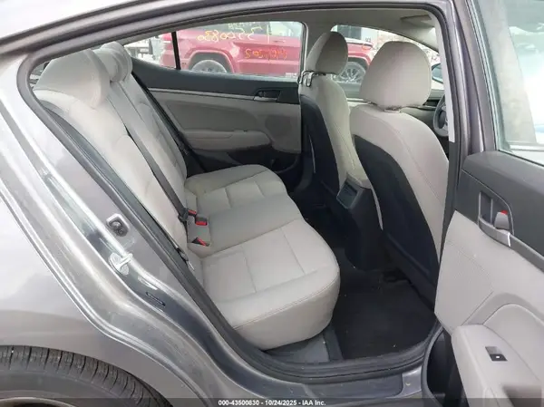 5NPD84LF6JH307890 2018 HYUNDAI ELANTRA - Image 8