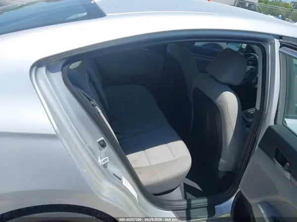 5NPD84LF6JH315813 2018 HYUNDAI ELANTRA - Image 8