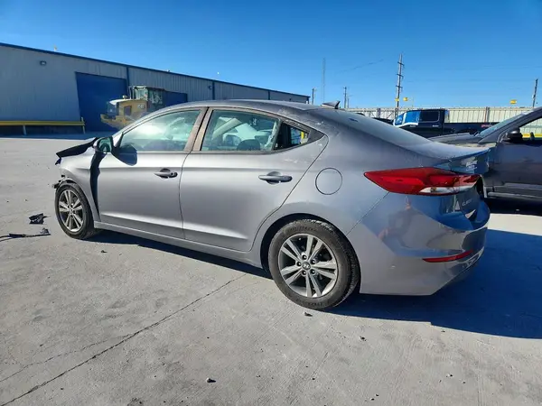 5NPD84LF6JH318422 2018 HYUNDAI ELANTRA - Image 2