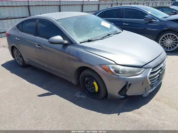 5NPD84LF6JH318582 2018 HYUNDAI ELANTRA - Image 1