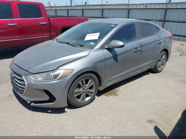 5NPD84LF6JH318582 2018 HYUNDAI ELANTRA - Image 2
