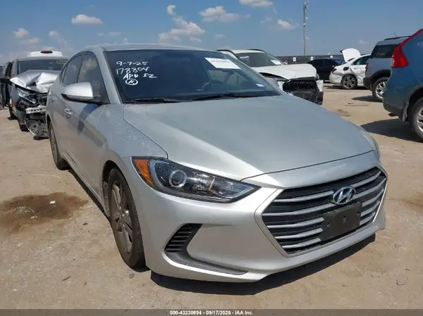 5NPD84LF6JH318985 2018 HYUNDAI ELANTRA - Image 1