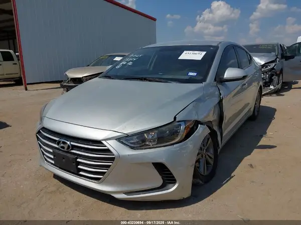 5NPD84LF6JH318985 2018 HYUNDAI ELANTRA - Image 2