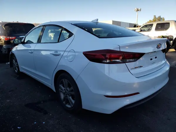 5NPD84LF6JH320848 2018 HYUNDAI ELANTRA - Image 2