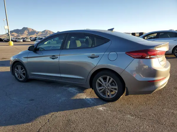 5NPD84LF6JH321675 2018 HYUNDAI ELANTRA - Image 2