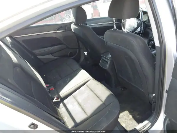 5NPD84LF6JH328772 2018 HYUNDAI ELANTRA - Image 8