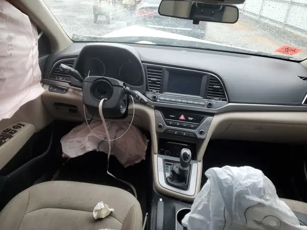 5NPD84LF6JH330215 2018 HYUNDAI ELANTRA - Image 8