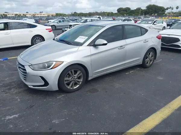 5NPD84LF6JH335382 2018 HYUNDAI ELANTRA - Image 2
