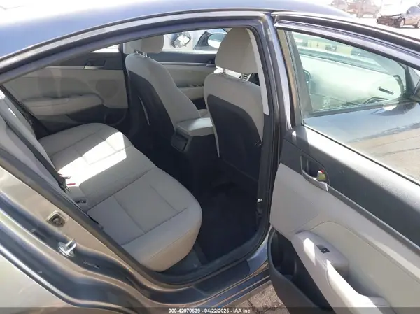 5NPD84LF6JH339240 2018 HYUNDAI ELANTRA - Image 8
