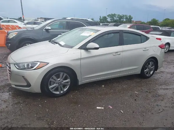 5NPD84LF6JH340694 2018 HYUNDAI ELANTRA - Image 2